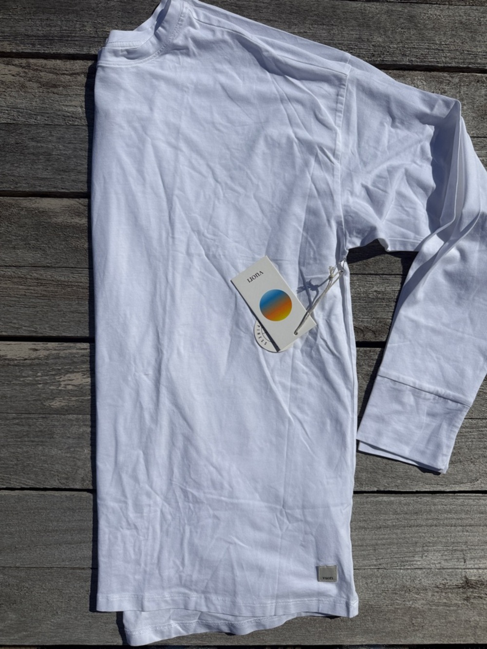 VUORI Long-Sleeve Feather‎ Tee white size LARGE NWT